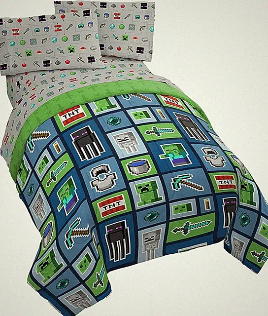 Jay Franco Minecraft Monster Hunters 5 Piece Queen Bed Set - Includes Reversible